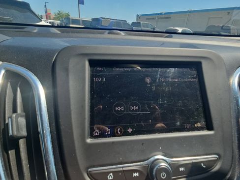 Used 2022 Chevrolet Equinox LT FWD image 16