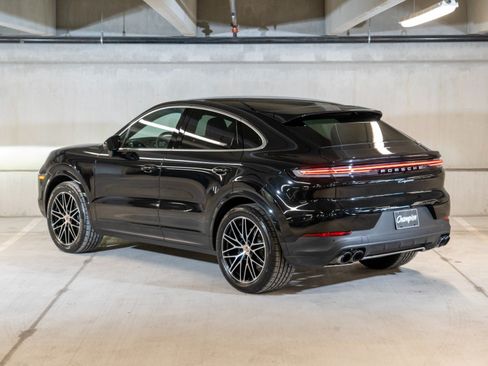 Certified 2026 Porsche Cayenne GTS AWD/4WD image 3