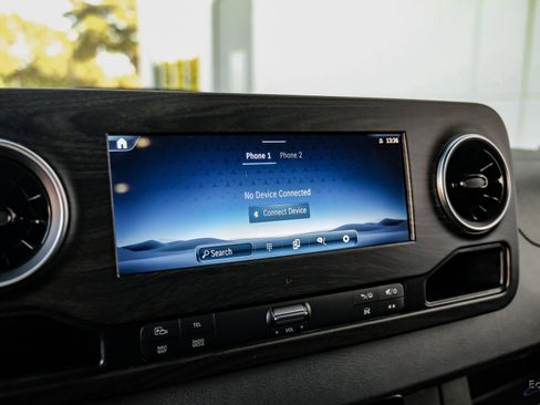 Used 2025 Mercedes-Benz Sprinter 3500 image 60