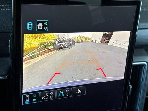 Used 2025 GMC Yukon XL Denali image 21