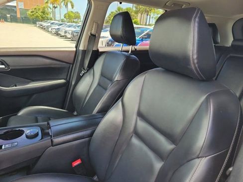 Certified 2023 Nissan Rogue SV w/ SV Premium Package AWD/4WD image 18