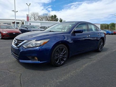 Used 2017 Nissan Altima 2.5 SR FWD image 3