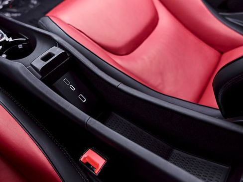 Used 2024 McLaren Artura RWD image 75