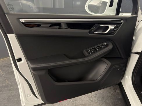 New 2026 Porsche Macan S image 20