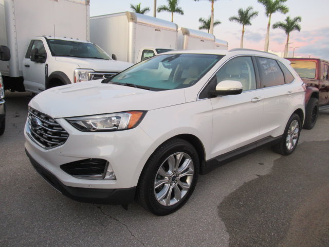 Used 2020 Ford Edge Titanium FWD image 3