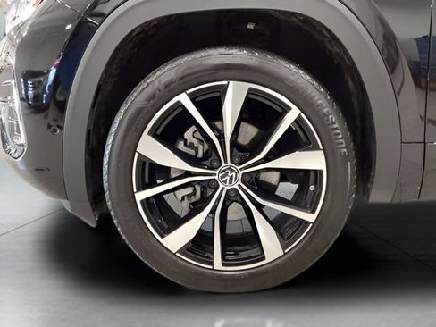 Certified 2026 Volkswagen Atlas Cross Sport SEL Premium R-Line w/ MDO Package AWD/4WD image 22