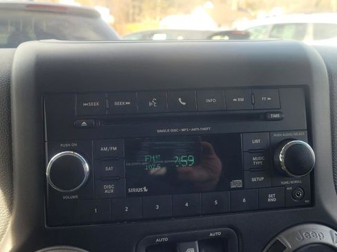 Used 2015 Jeep Wrangler Sport w/ Quick Order Package 24S image 15