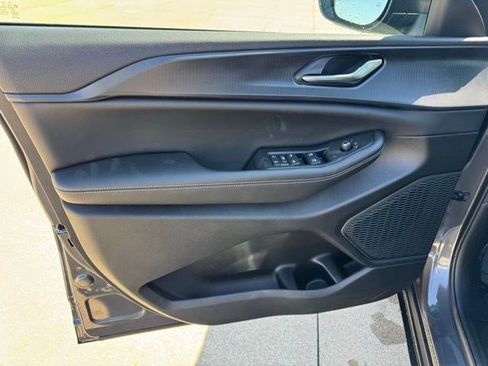 New 2026 Jeep Grand Cherokee L 4WD image 8