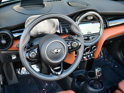 Used 2021 MINI Cooper S image 12