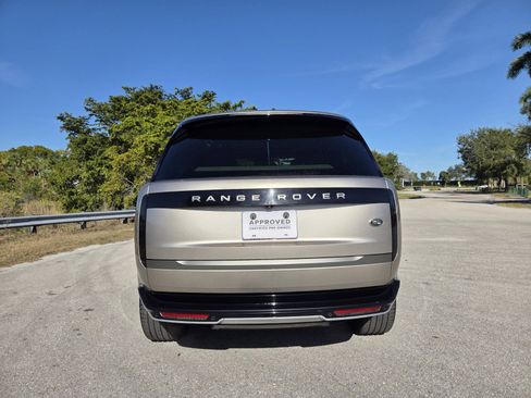 Certified 2023 Land Rover Range Rover SE image 6
