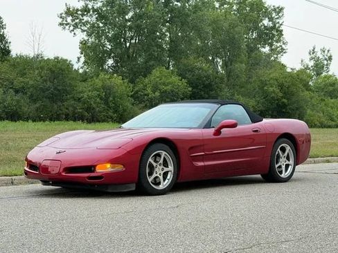 Used 2001 Chevrolet Corvette Convertible w/ Preferred Equipment Group2 RWD image 38