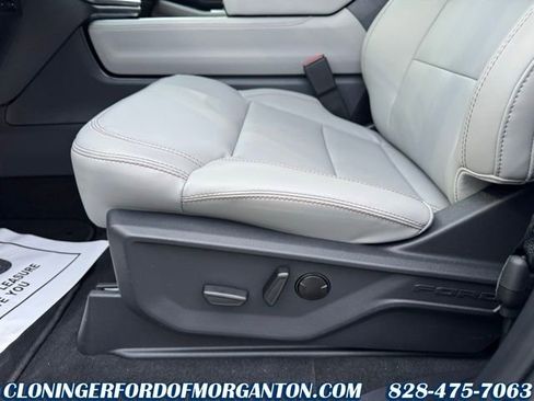 New 2025 Ford Expedition Active image 27