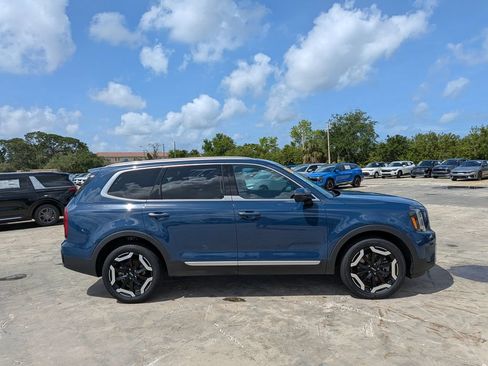 Certified 2025 Kia Telluride S AWD/4WD image 9