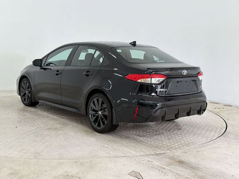 Used 2025 Toyota Corolla SE FWD image 3