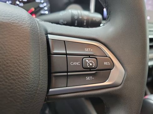 Used 2024 Jeep Compass Latitude AWD/4WD image 24