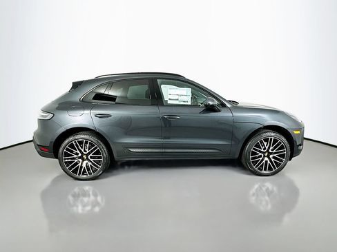 Certified 2026 Porsche Macan AWD/4WD image 8