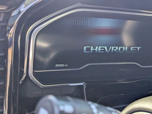 Used 2022 Chevrolet Silverado 1500 LT RWD image 9