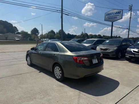Used 2012 Toyota Camry LE image 5