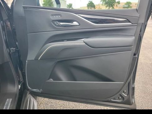 Used 2024 Cadillac Escalade Sport AWD/4WD image 31