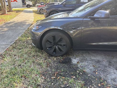 Used 2025 Tesla Model 3 Long Range image 9