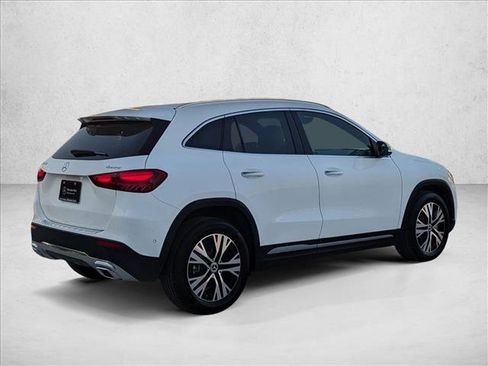 Certified 2025 Mercedes-Benz GLA 250 4MATIC w/ Driver Assistance Package image 5