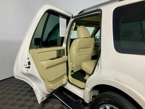 Used 2015 Ford Expedition Limited w/ Equipment Group 301A AWD/4WD image 28