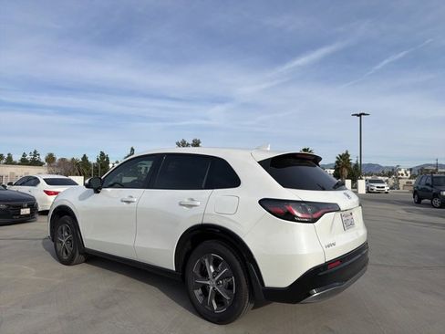 Used 2025 Honda HR-V EX-L image 3