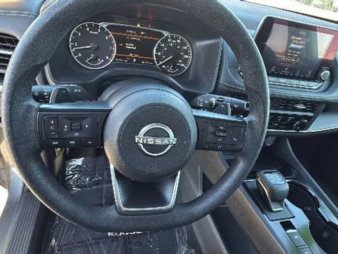 Used 2023 Nissan Rogue S AWD/4WD image 18