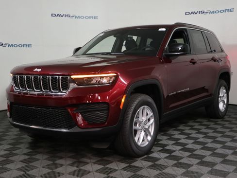 New 2026 Jeep Grand Cherokee Laredo AWD/4WD image 12