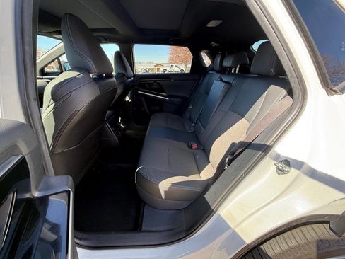 Used 2023 Toyota bZ4X XLE 4dr Crossover w/ Weather Package image 10