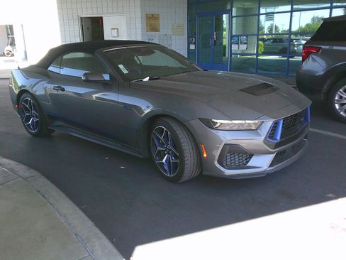 Used 2025 Ford Mustang GT Premium w/ GT Performance Package RWD image 2