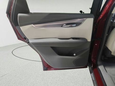 Used 2017 Cadillac XT5 Luxury FWD image 22