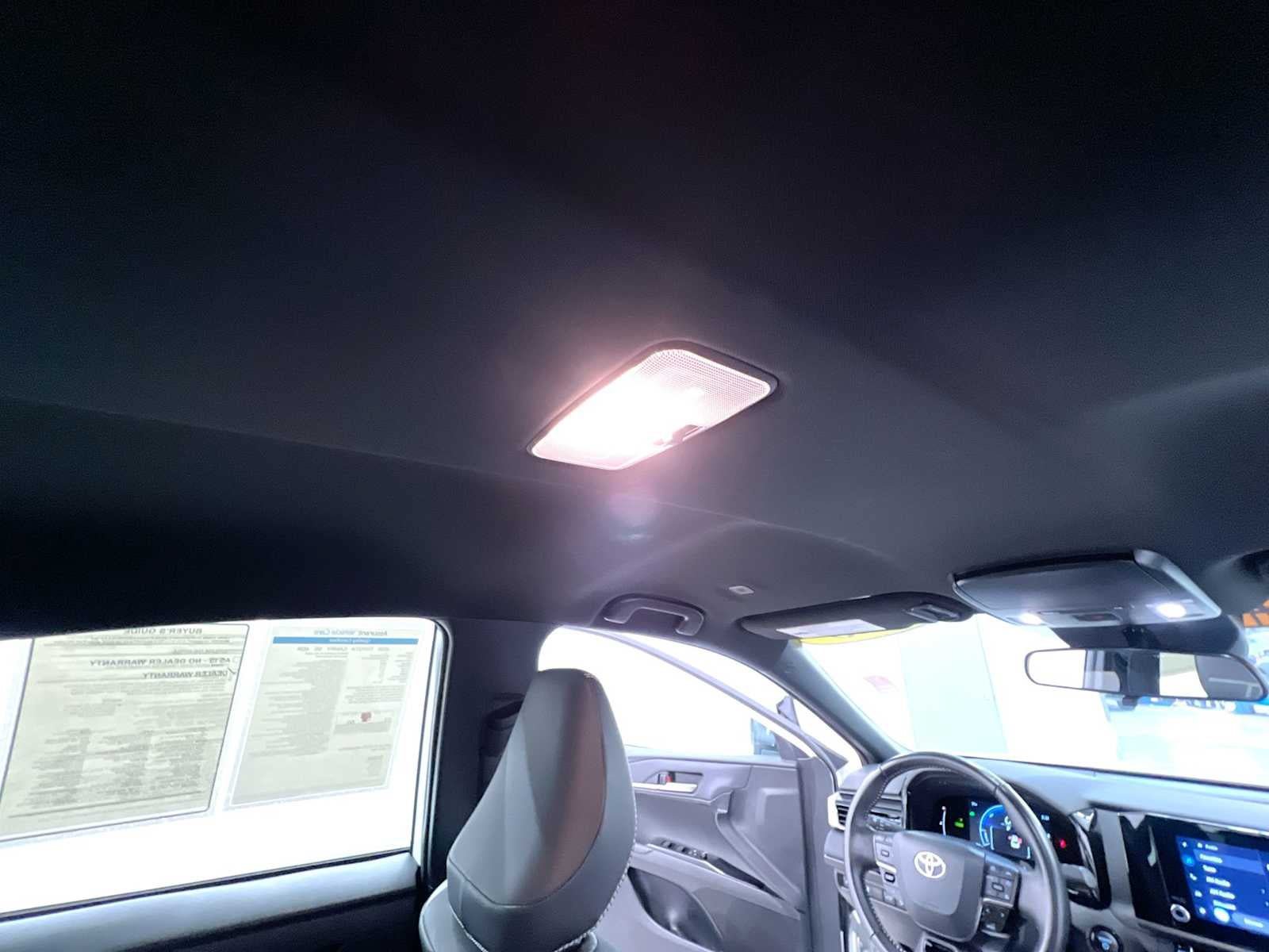 Used 2025 Toyota Camry SE FWD image 38