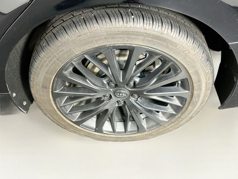 Used 2023 Toyota Camry SE FWD image 11