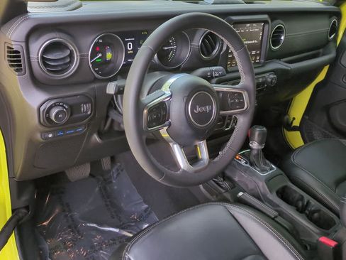 Used 2023 Jeep Wrangler Unlimited Sahara AWD/4WD image 10