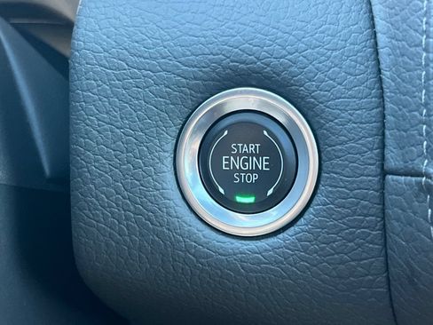 Used 2024 GMC Yukon Denali w/ Denali Reserve Package AWD/4WD image 31