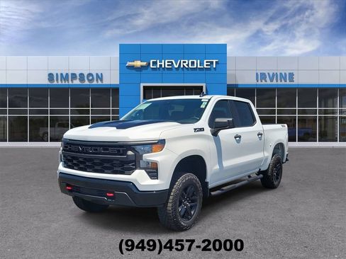 Used 2023 Chevrolet Silverado 1500 Custom Trail Boss w/ LPO, Dark Essentials Package AWD/4WD image 4