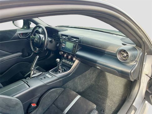 Used 2023 Toyota GR86 Premium image 28
