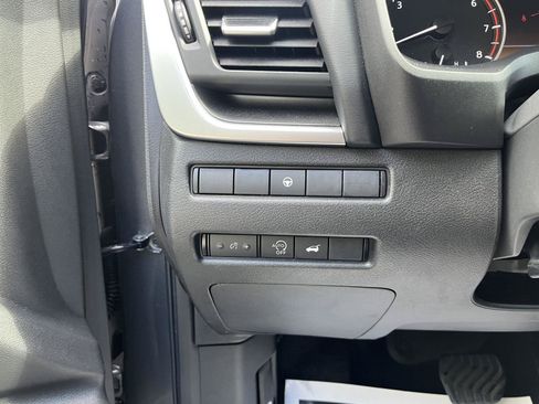 Certified 2025 Nissan Rogue SV AWD/4WD image 30