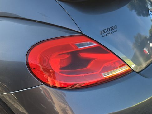 Used 2013 Volkswagen Beetle 2.0T FWD image 10
