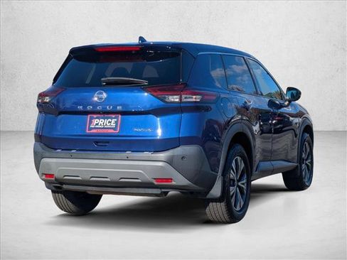Used 2021 Nissan Rogue SV image 9