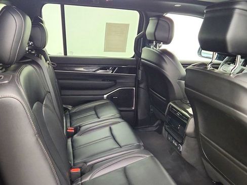 Used 2022 Jeep Wagoneer Series I w/ Premium Group I AWD/4WD image 24