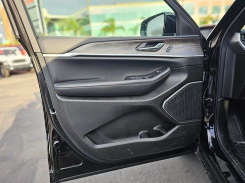 New 2026 Jeep Grand Cherokee L Limited AWD/4WD image 18