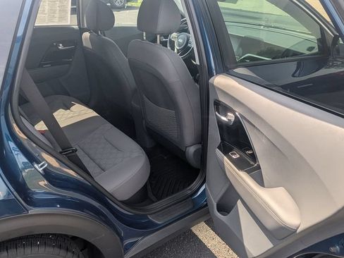 Used 2021 Kia Niro LXS FWD image 11