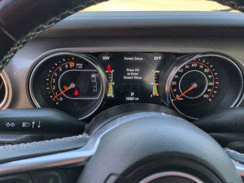 Used 2022 Jeep Gladiator Overland w/ LED Lighting Group AWD/4WD image 19