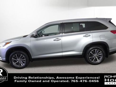 Used 2019 Toyota Highlander XLE AWD/4WD image 5