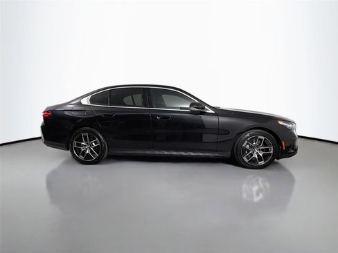 New 2026 BMW 530i xDrive w/ Premium Package AWD/4WD image 5