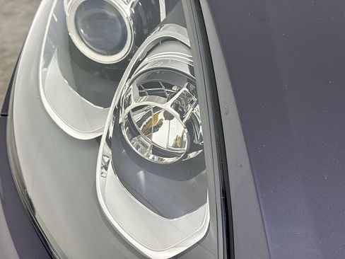 Used 2017 Porsche Cayenne S image 38