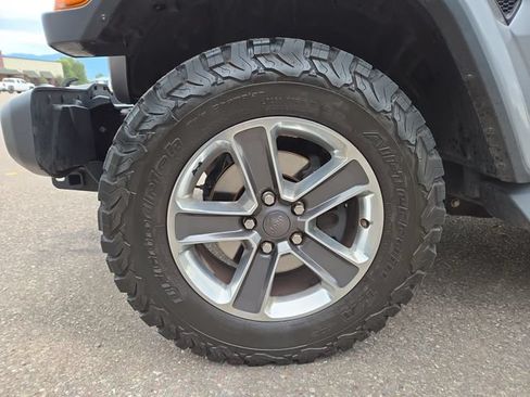 Used 2020 Jeep Wrangler Unlimited Sahara w/ Safety Group AWD/4WD image 9