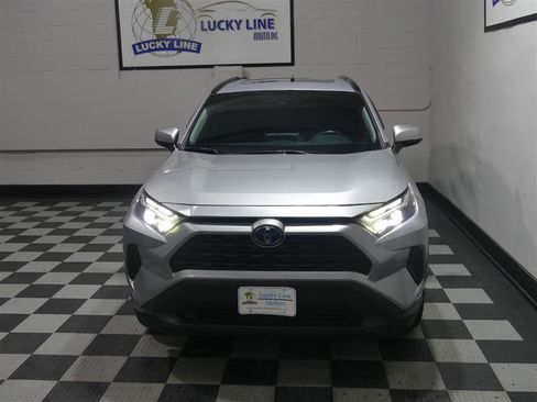 Used 2022 Toyota RAV4 XLE w/ Convenience Package AWD/4WD image 3